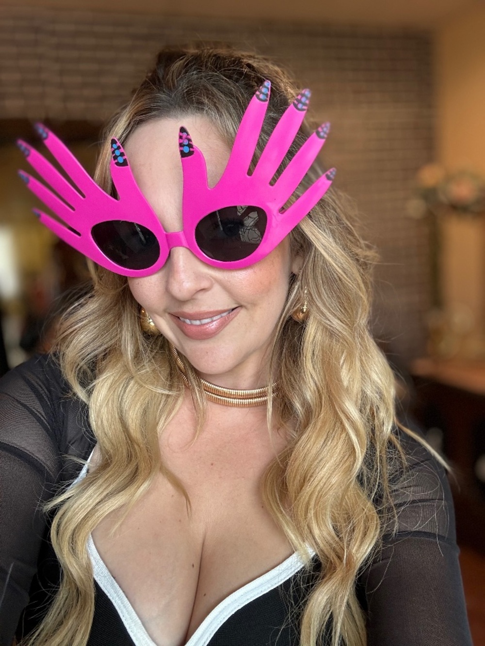 Novelty Pink Hand-Frame Sunglasses